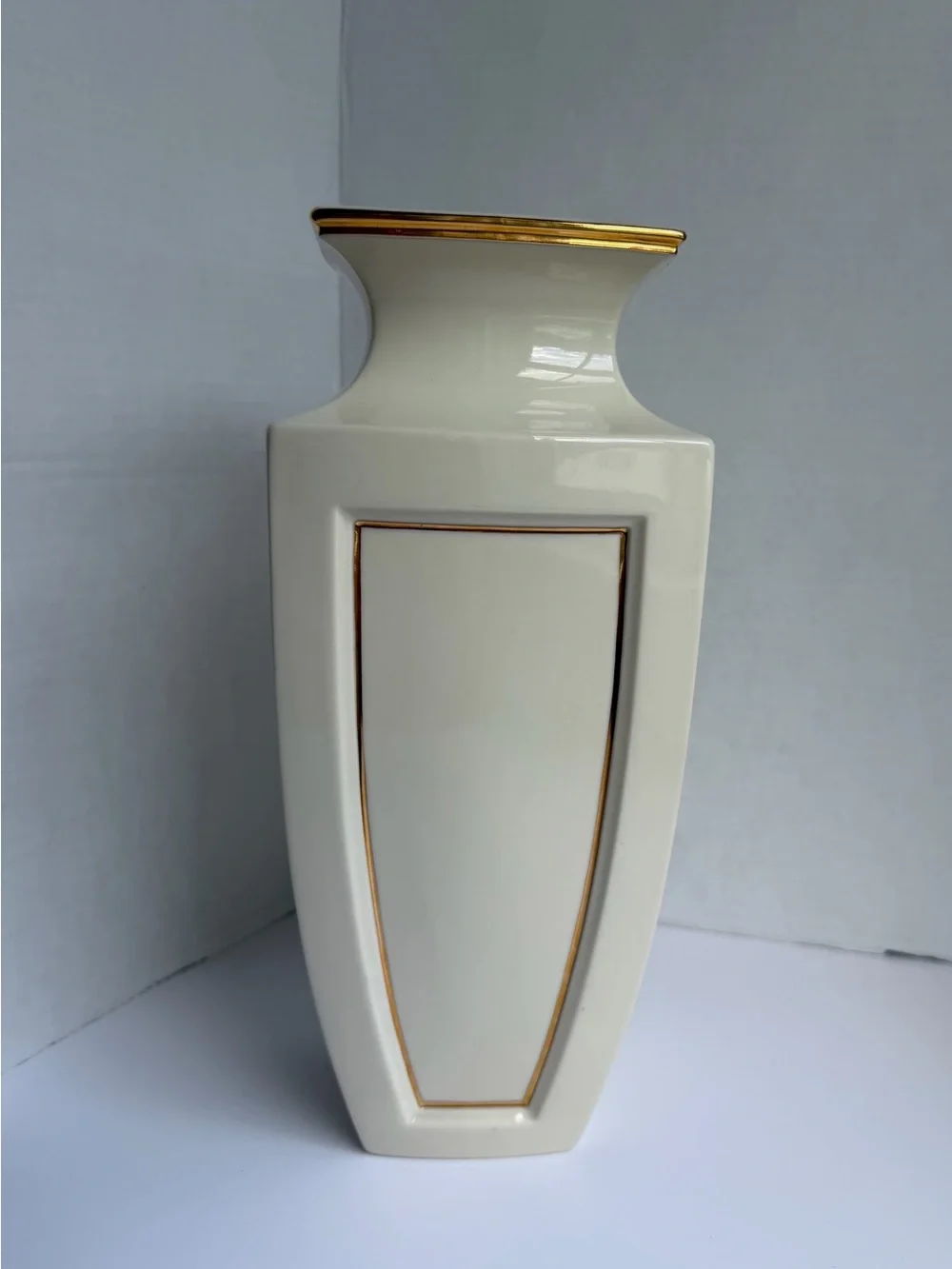 Lenox Eternal Large 11” 24 K Gold Trimmed Vase Dimension Collection Greek